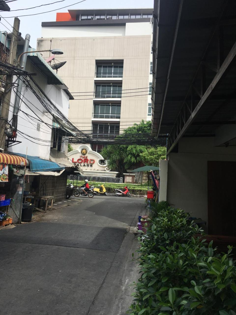 The Baan Nathong Hostel Bangkok Ngoại thất bức ảnh