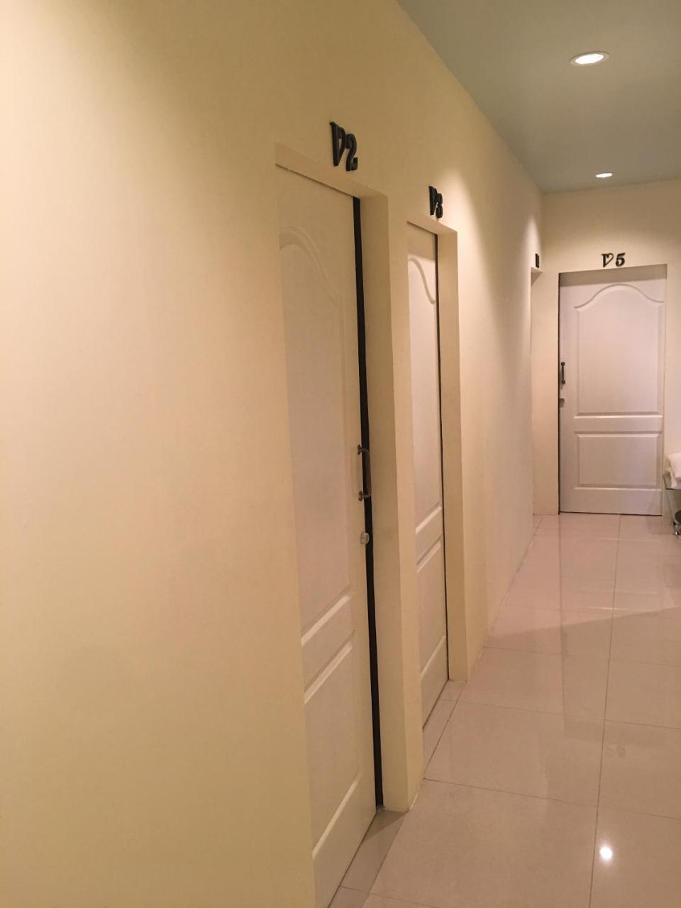 The Baan Nathong Hostel Bangkok Ngoại thất bức ảnh