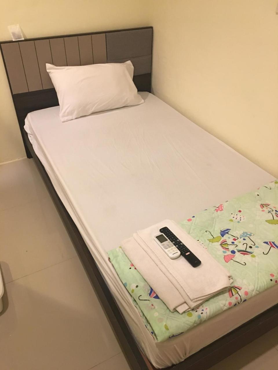 The Baan Nathong Hostel Bangkok Ngoại thất bức ảnh